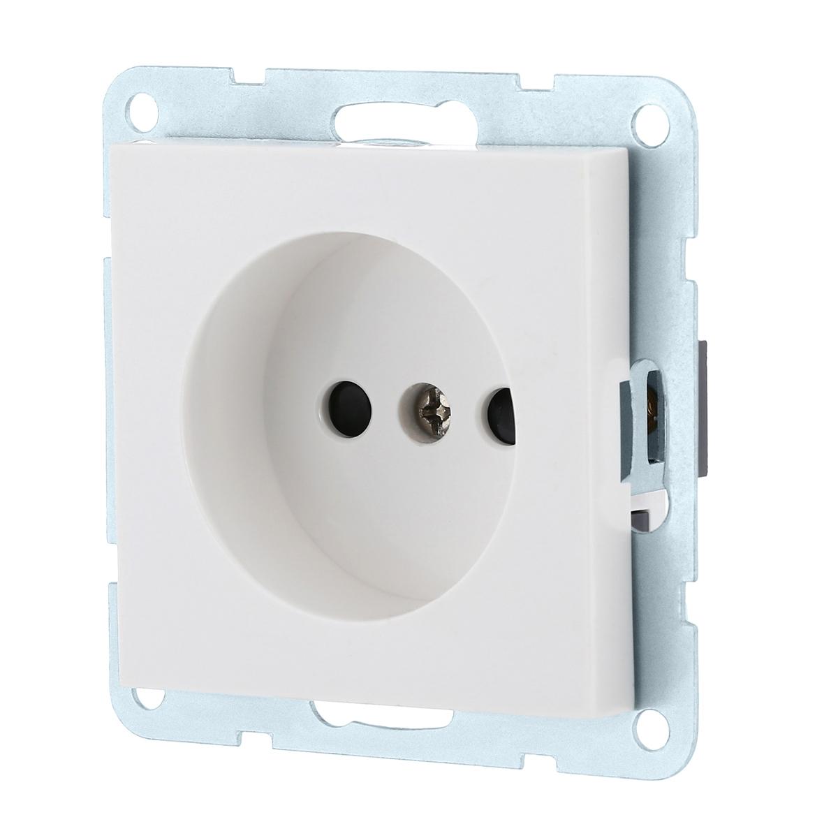 фото розетка lk studio без з/к, со шторками (белый) lk80 843304-1 | 220svet.ru