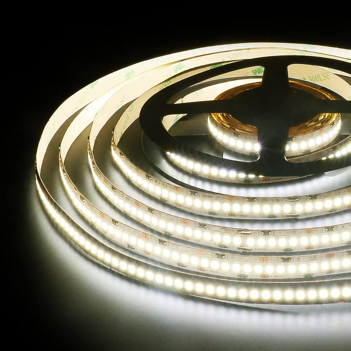 фото светодиодная влагозащищенная лента elektrostandard 16w/m 240led/m 2835smd дневной белый 5m a052988 | 220svet.ru